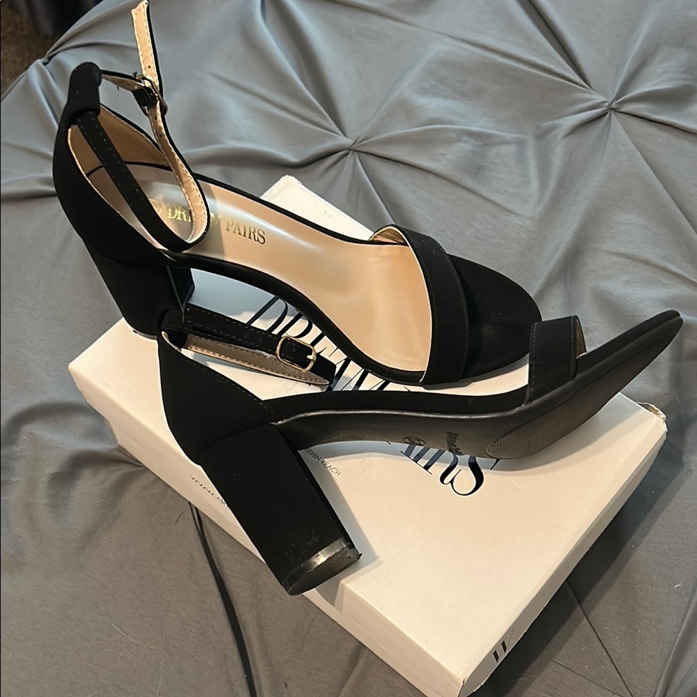 Elegant Black Heels 6.5
